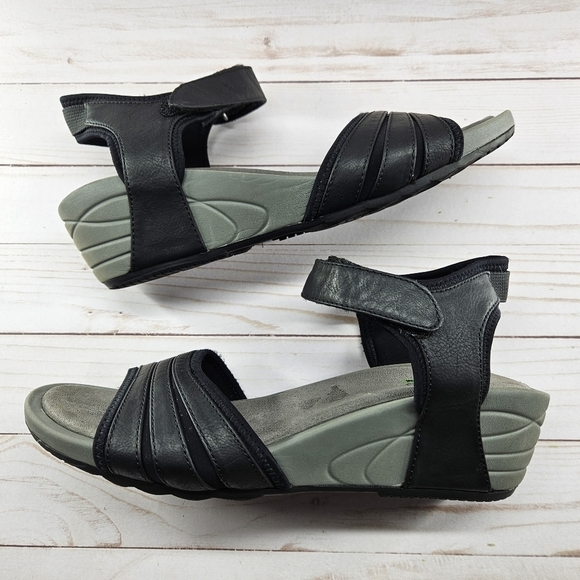 BareTraps Womens Boland Black‎ Ankle Strap Open Toe Wedge Sandals Size 11 - Picture 7 of 11
